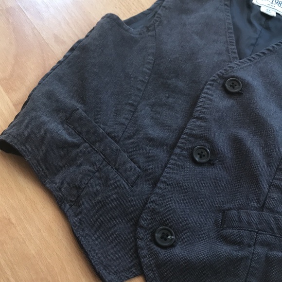 8/$25 The Children’s Place Vest Size 4T - Picture 3 of 10